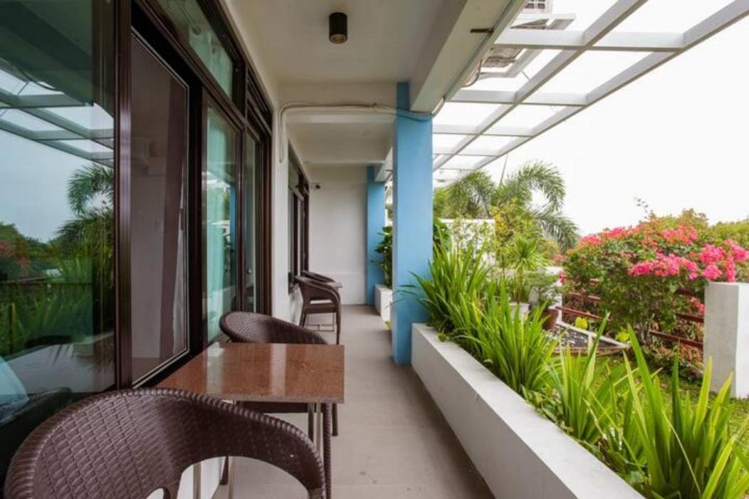Hotel Casa Noah Tagaytay City Exterior foto